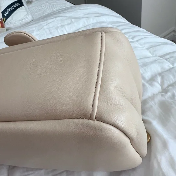 Coach Ivory Pillow Tabby 26 - Picture 7 of 10